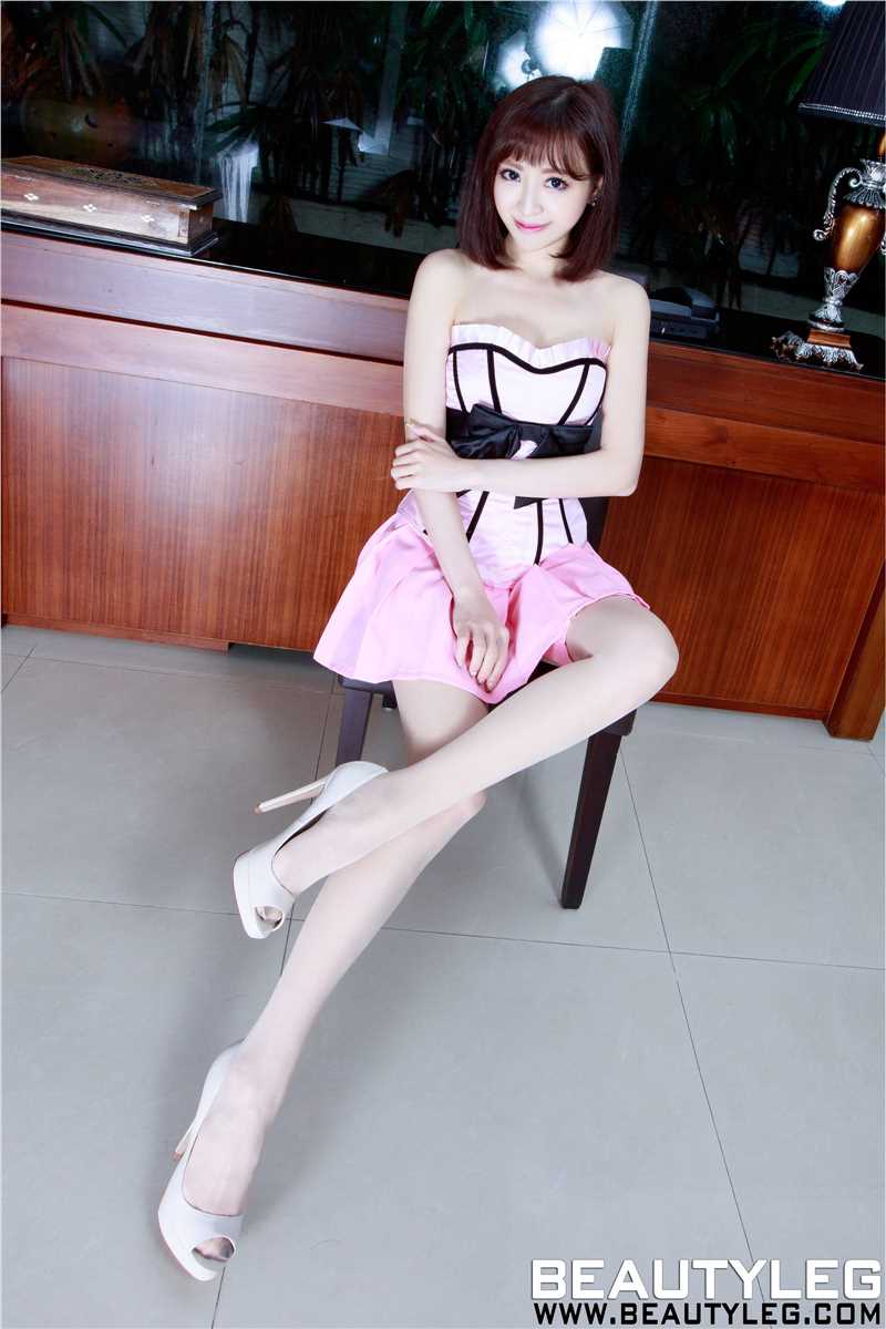 高清台湾Beautyleg腿模Lucy旗袍袜子诱惑图图集
