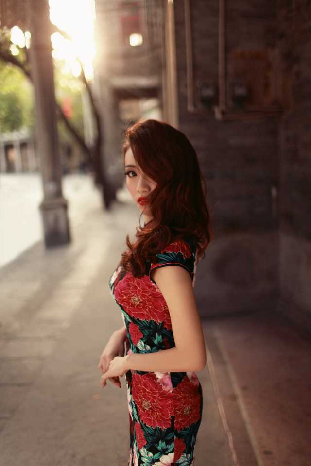 高清性感红唇旗袍美女高清图集