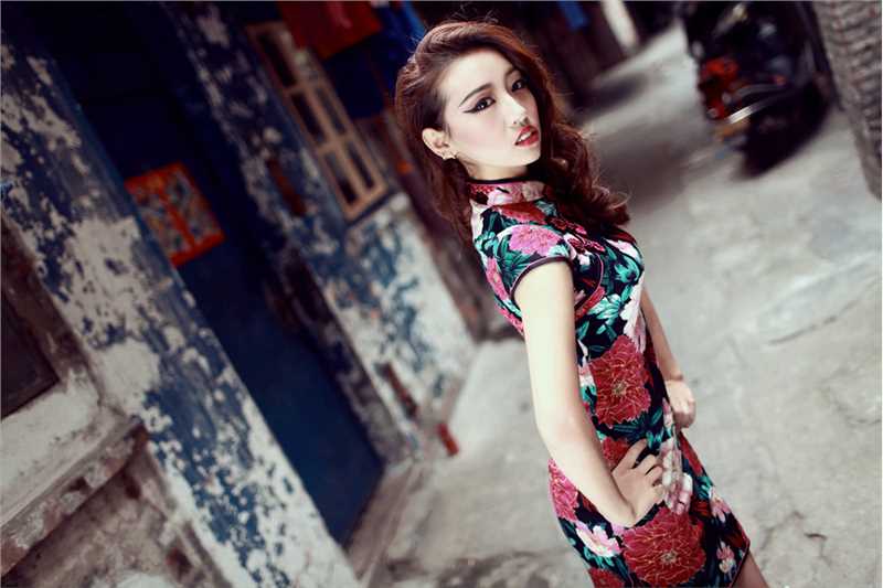 高清性感红唇旗袍美女高清图集