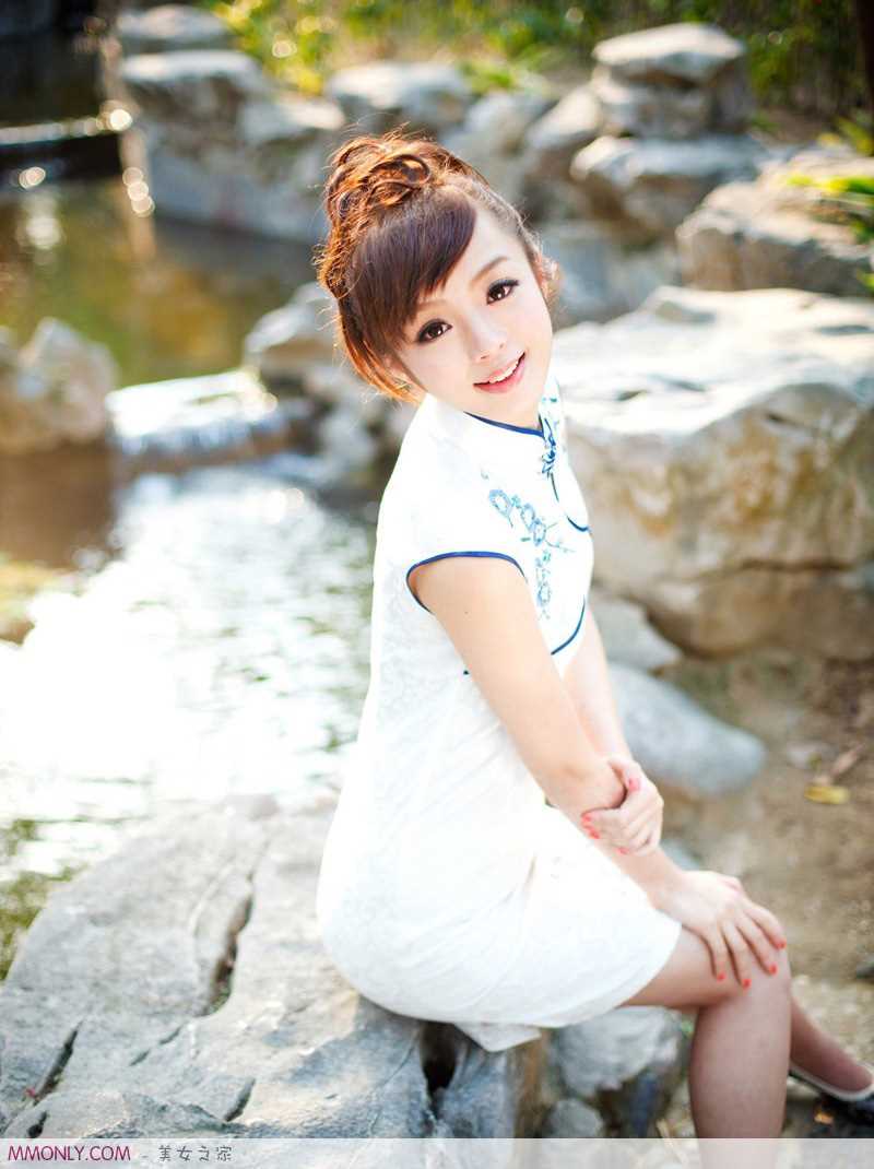 优质中国古典美女黄诗思户外唯美旗袍相册