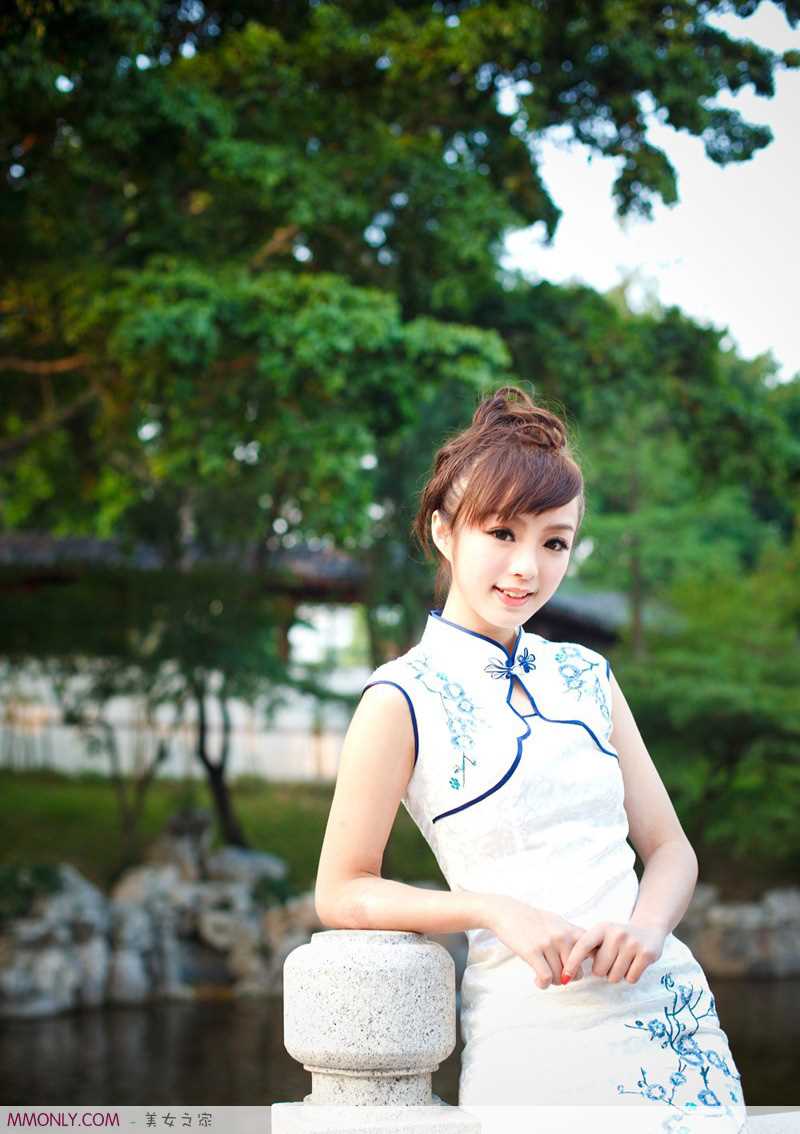 优质中国古典美女黄诗思户外唯美旗袍相册