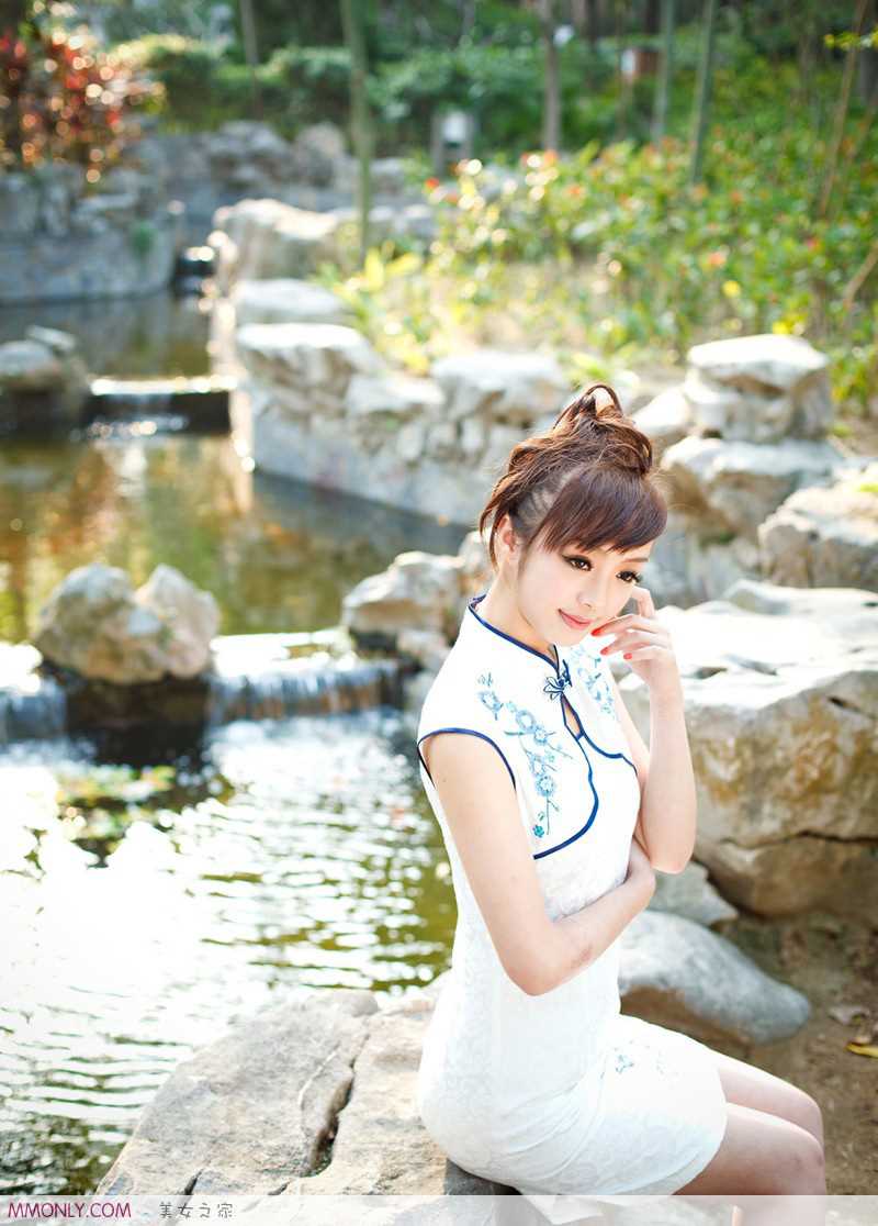 优质中国古典美女黄诗思户外唯美旗袍相册