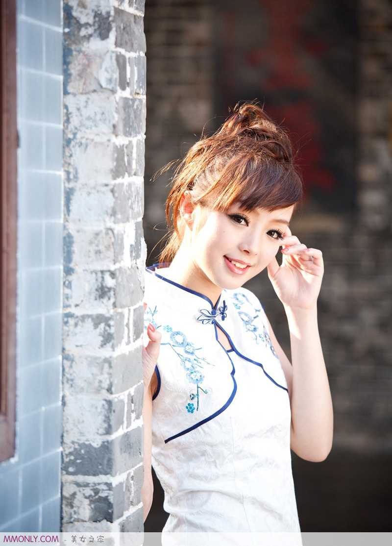 优质中国古典美女黄诗思户外唯美旗袍相册