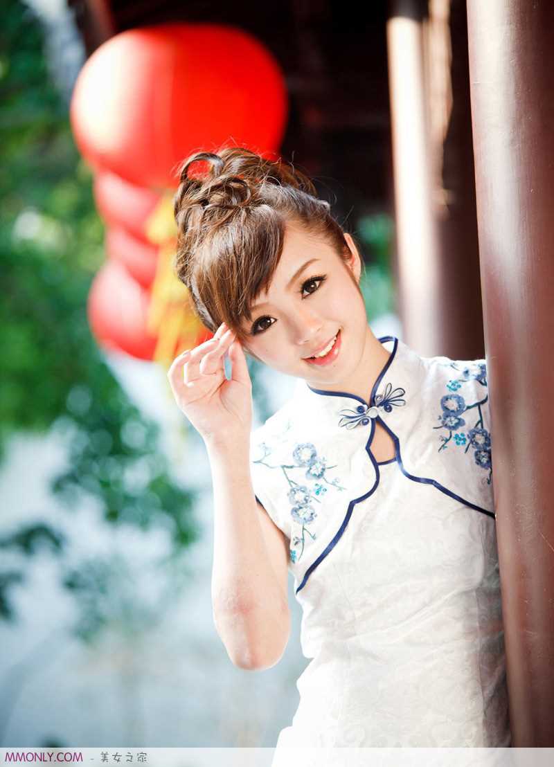 优质中国古典美女黄诗思户外唯美旗袍相册