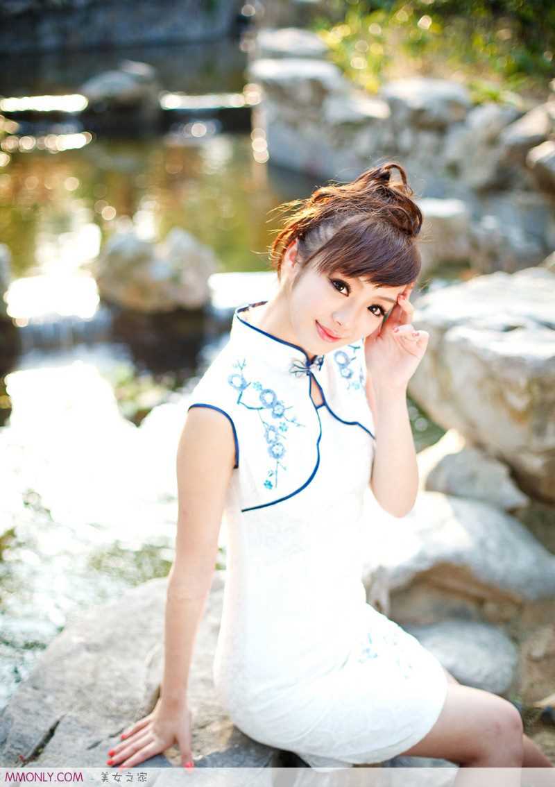 优质中国古典美女黄诗思户外唯美旗袍相册