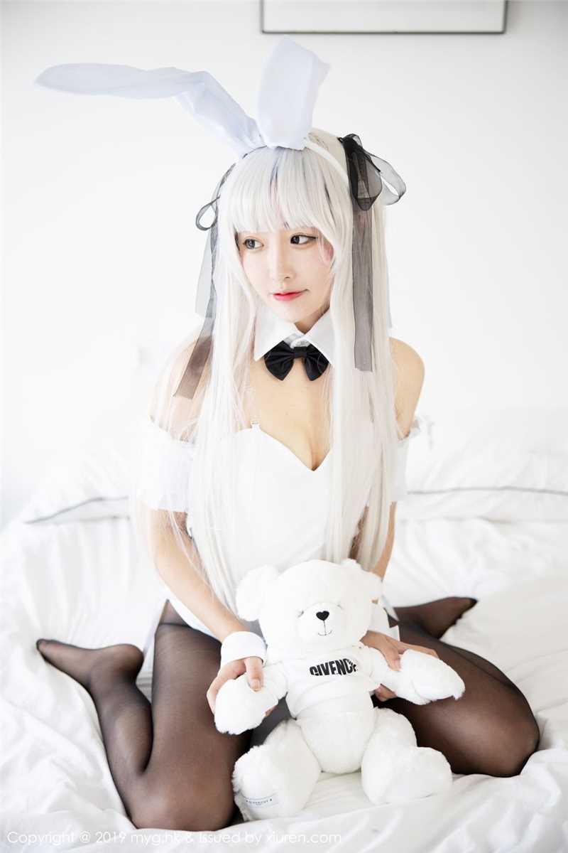 高清cosplay美女黑丝脚诱惑弯腰不小心被看到胸图片图集