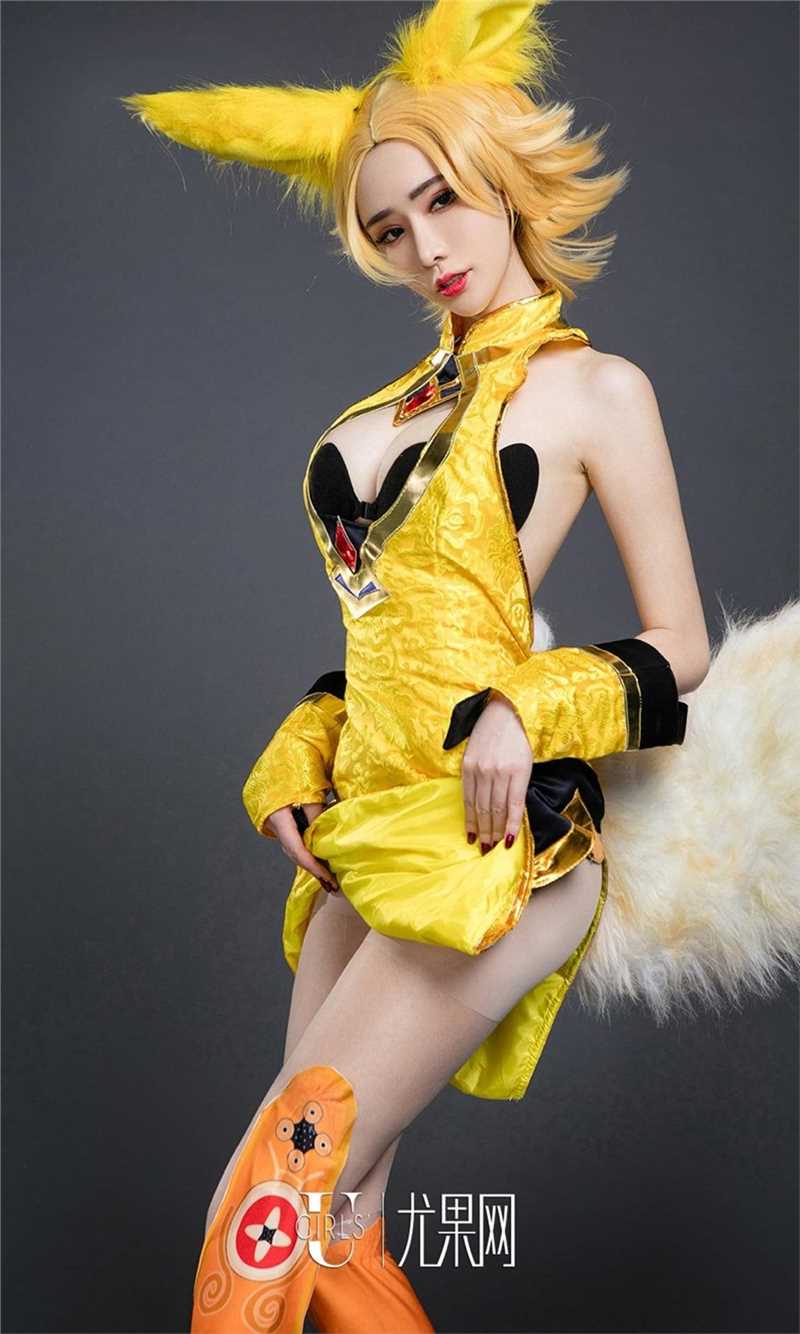优质性感美女萌琪琪cosplay酥胸诱人相册