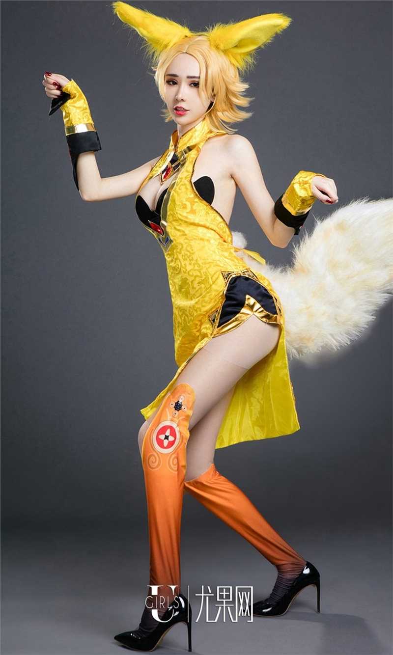 优质性感美女萌琪琪cosplay酥胸诱人相册