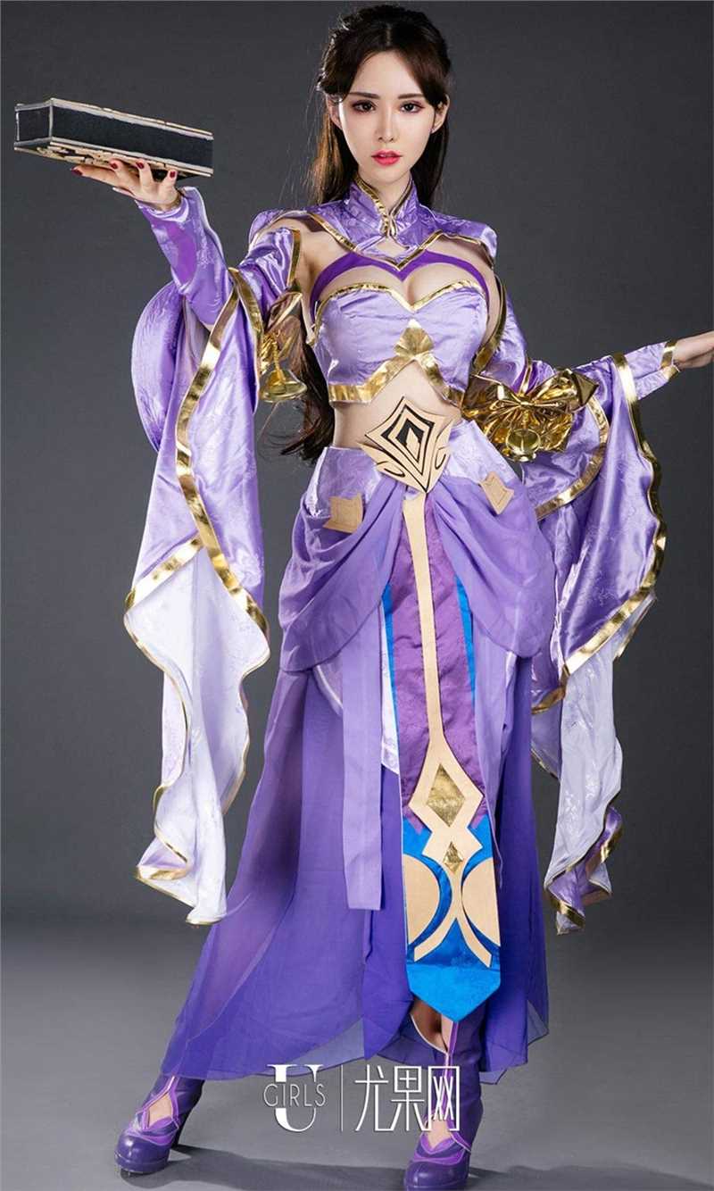 优质性感美女萌琪琪cosplay酥胸诱人相册