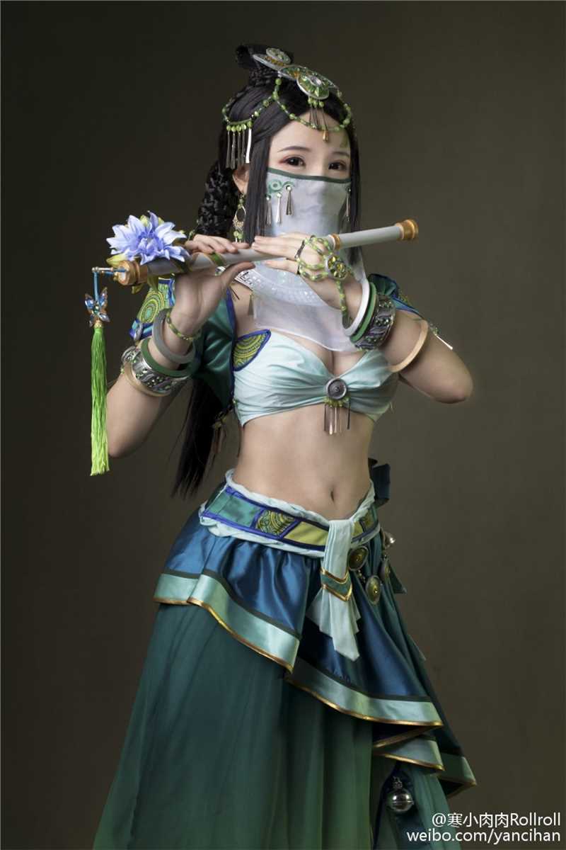 美女Coser寒小肉肉角色扮演