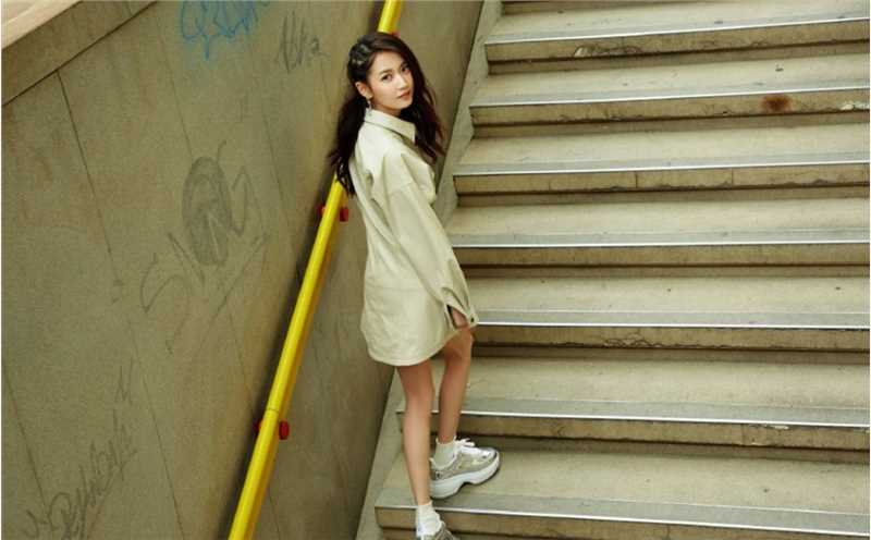 帅气御姐陈钰琪甜美迷人街头时尚养眼图片