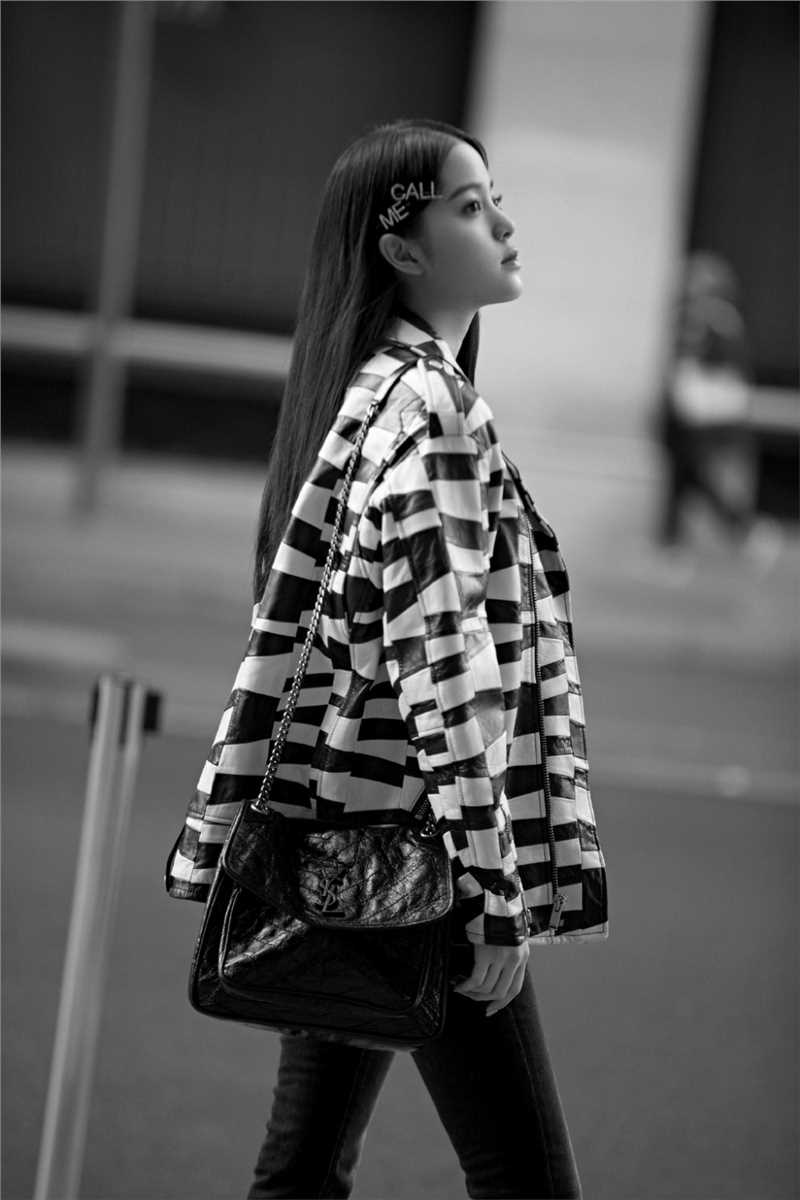 特别专辑忧郁气质少女欧阳娜娜巴黎街头时尚明星图片图片