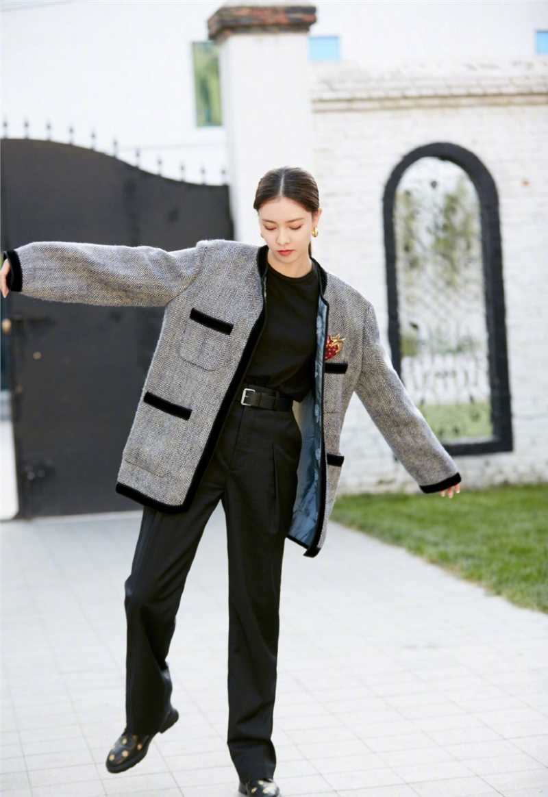 精选背头美女宋妍霏知性气质街拍时尚图片图册