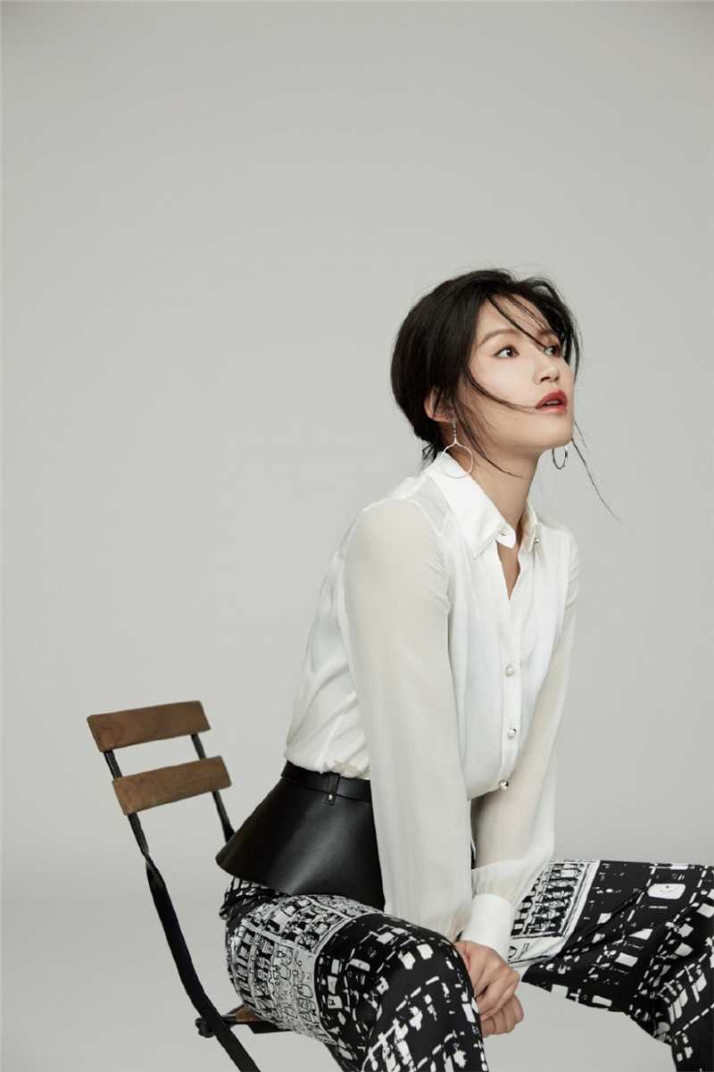 时尚商务风格美女苏青文艺复古个人艺术照图片