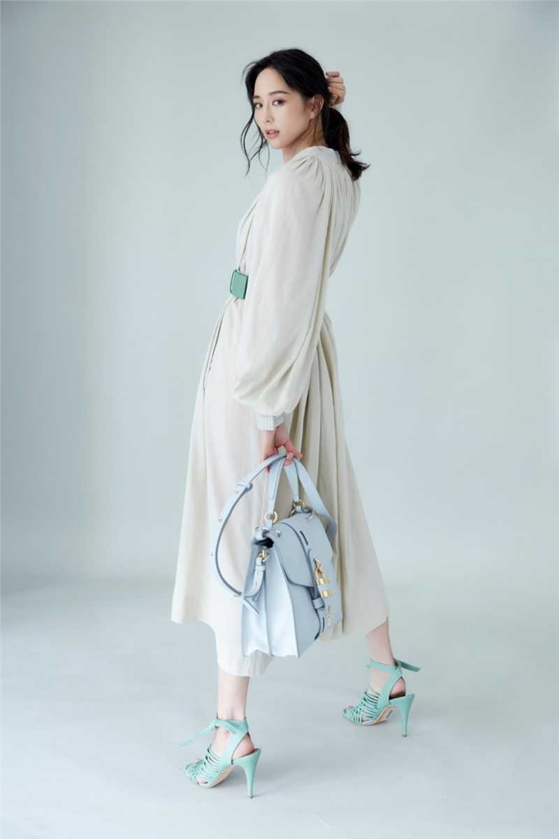 最新冷艳优雅美女张钧甯空灵氧气女神时尚图片壁纸