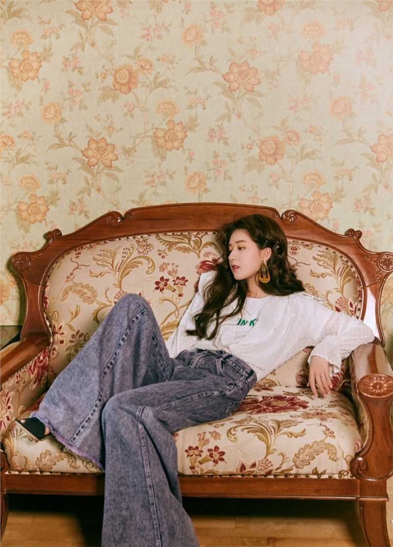 特别专辑复古时尚美女赵露思苗条纤细身材个人图片图片