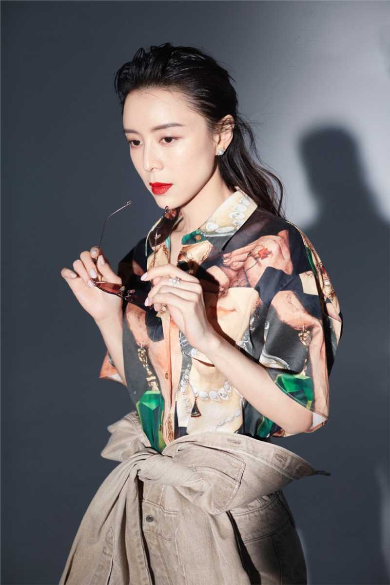 特别专辑成熟事业型美女张静初惹火长腿魅力时尚图片图片