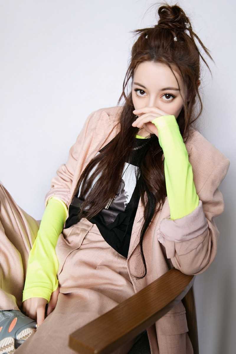 时尚美女迪丽热巴帅气御姐舞台闪亮明星图片