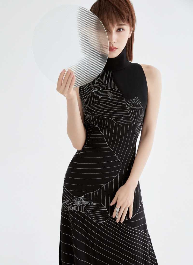 最新帅气美女御姐王子文时尚惹火神态图片壁纸