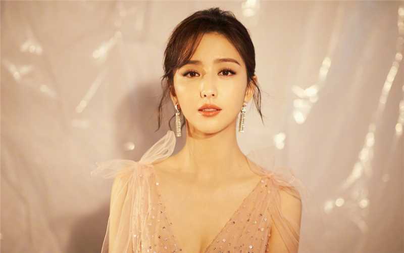 优质时尚美女佟丽娅极品透视装开胸蕾丝长裙图片相册