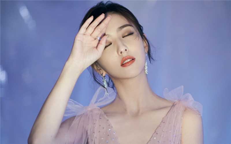 优质时尚美女佟丽娅极品透视装开胸蕾丝长裙图片相册