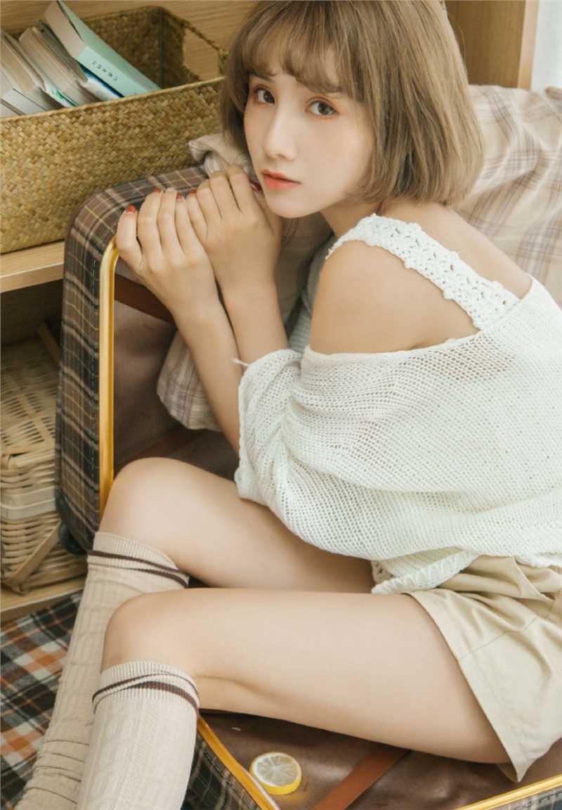 最全时尚嫩模美女酥胸大长腿内衣走光照片相册