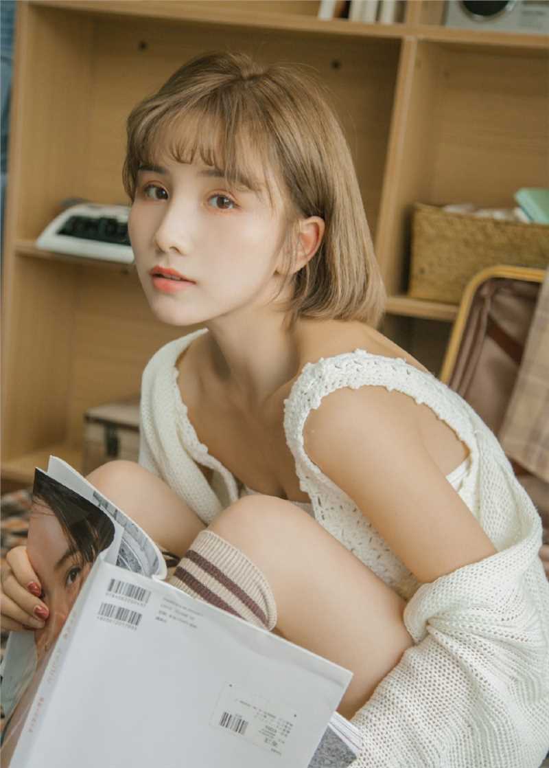 最全时尚嫩模美女酥胸大长腿内衣走光照片相册