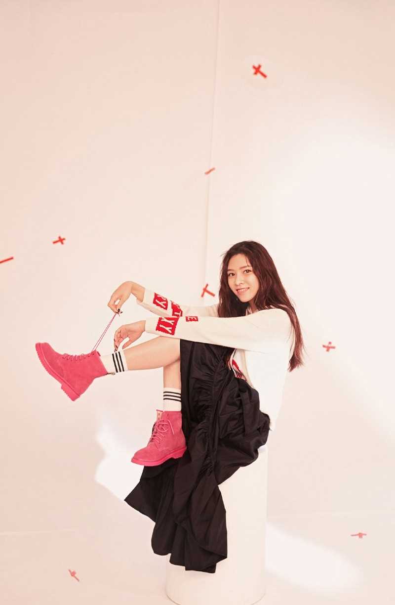 高清宋妍霏时尚碎花裙性感迷人长发美女妖娆图集