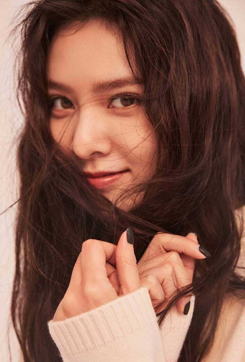 高清宋妍霏时尚碎花裙性感迷人长发美女妖娆图集