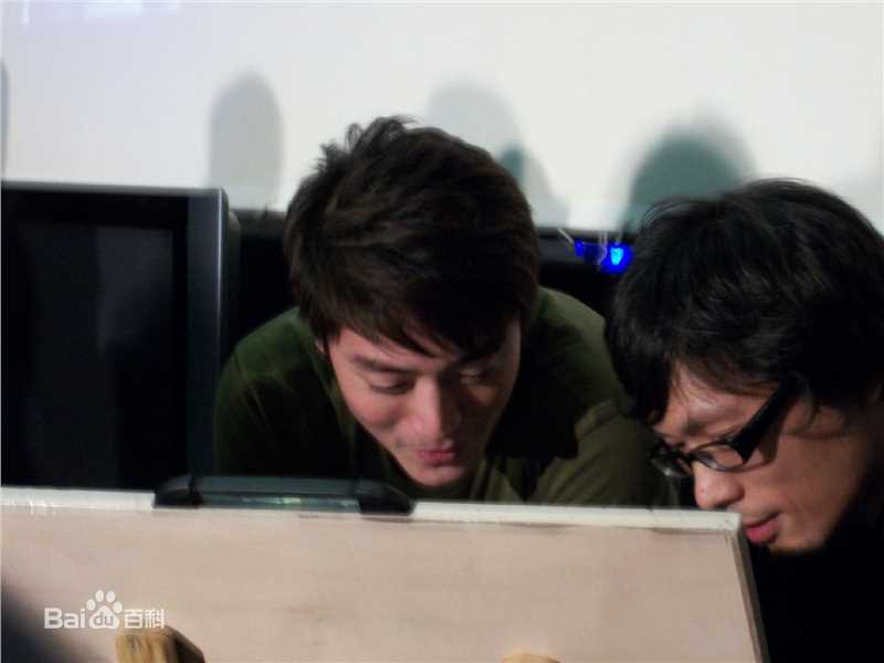 高清霍建华(Wallace Huo)在2010.12.30《怪侠一枝梅》上星深圳发布会中的图集