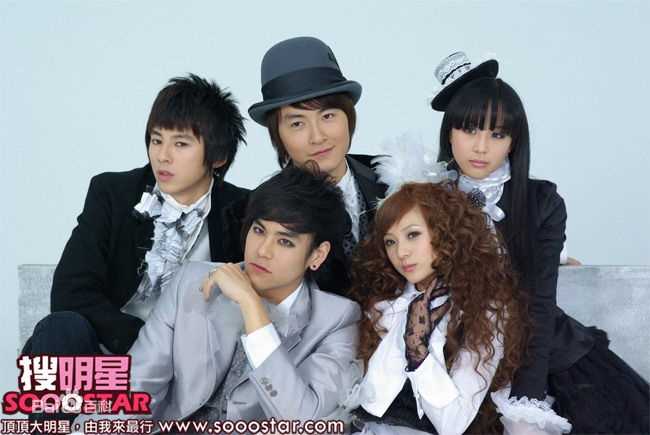 张钧甯(Ning Chang)幸运草乐团生活照