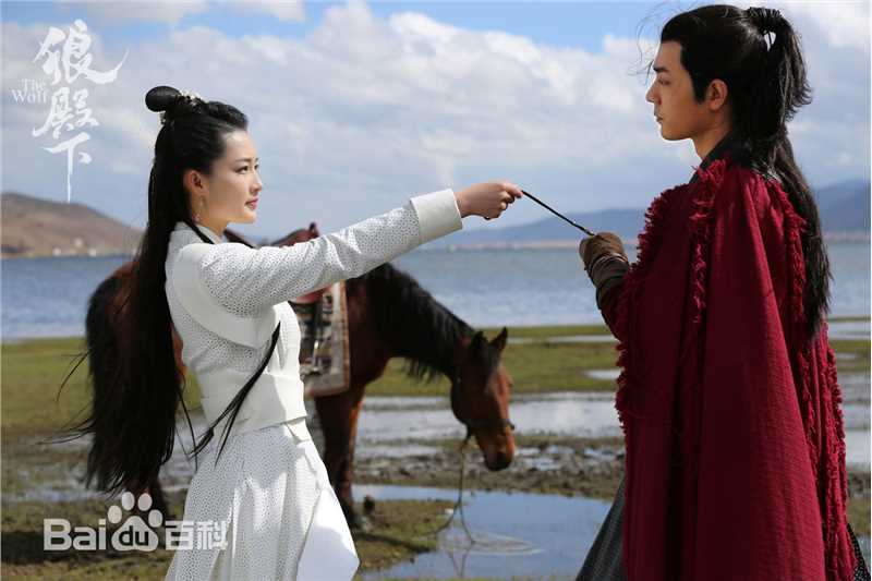 精选肖战在《狼殿下》疾冲中的图册