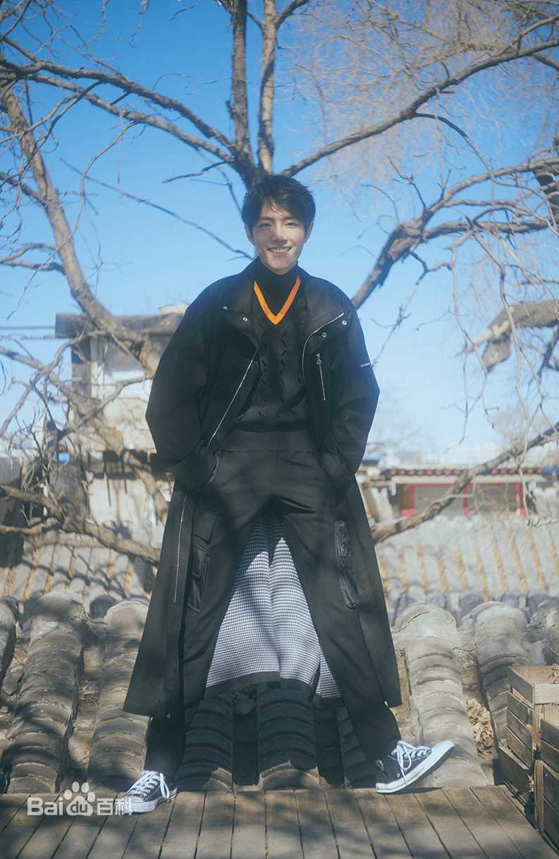 肖战时尚芭莎前后照片