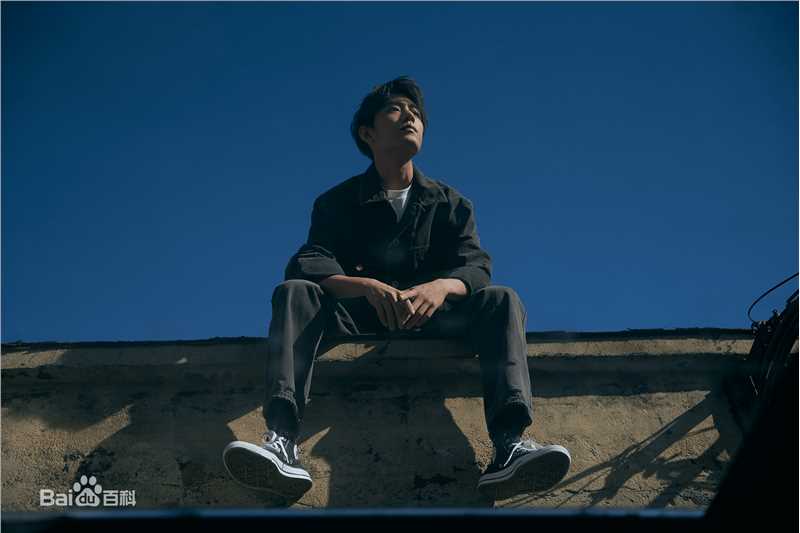 肖战时尚芭莎前后照片