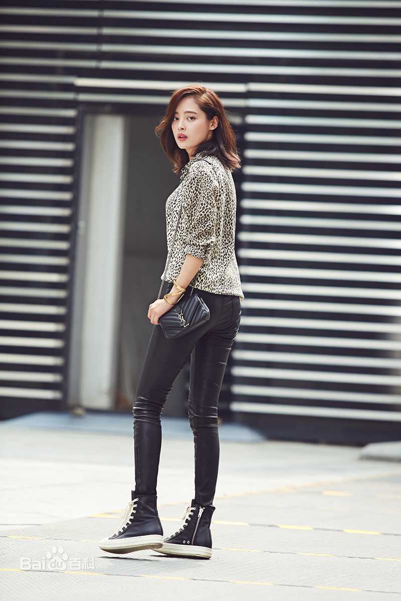 辛芷蕾(Xin Zhilei)街拍性感图片壁纸