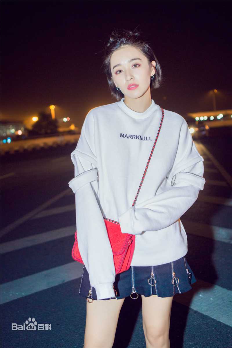 阚清子(Adi)街拍壁纸壁纸