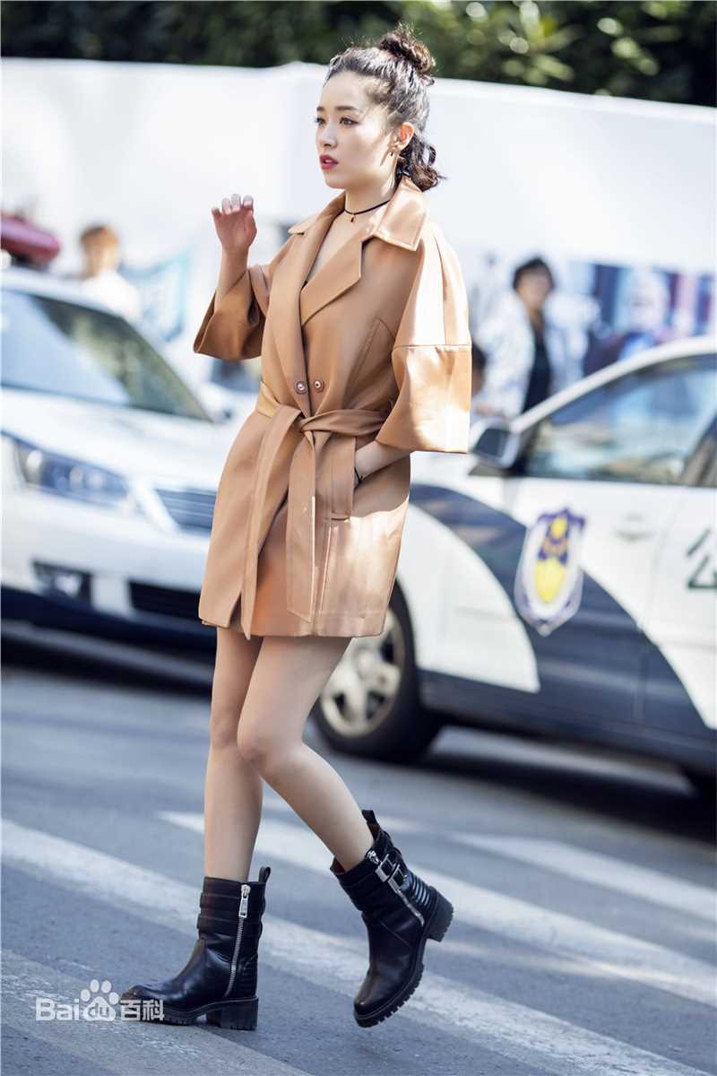 阚清子(Adi)街拍壁纸壁纸