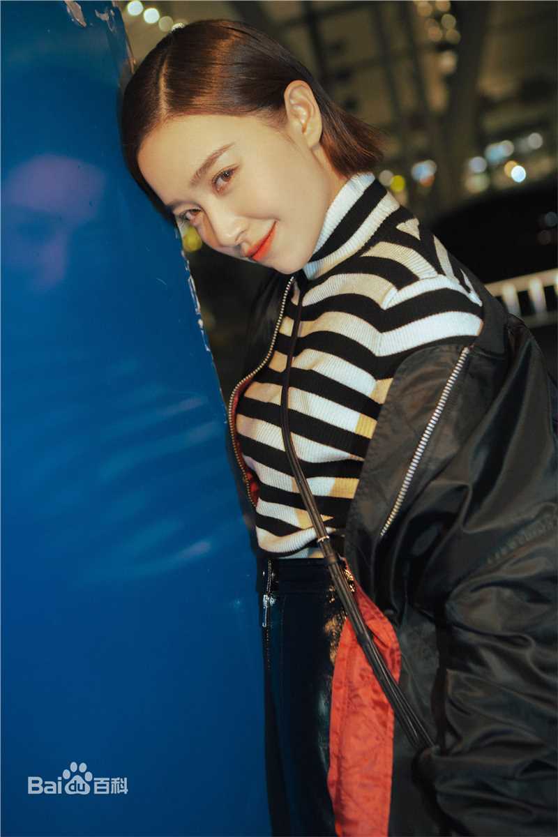 阚清子(Adi)街拍壁纸壁纸