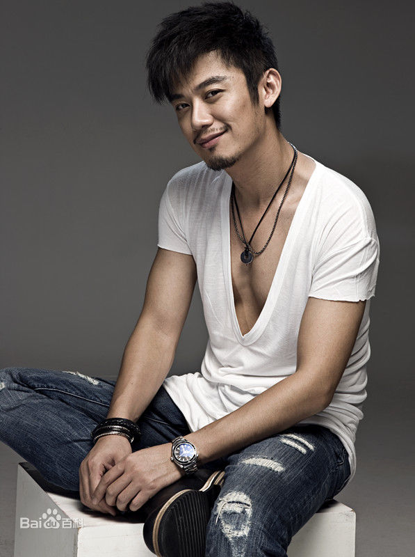 最新芦芳生(Lu Fangsheng)性感图片