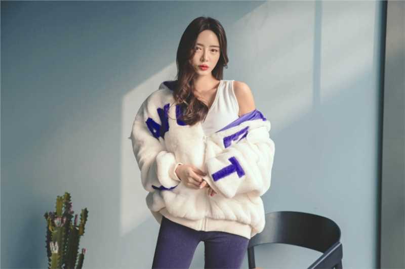 优质韩国网红美女模特高瘦身材曲线性感惹火长腿摄影相册