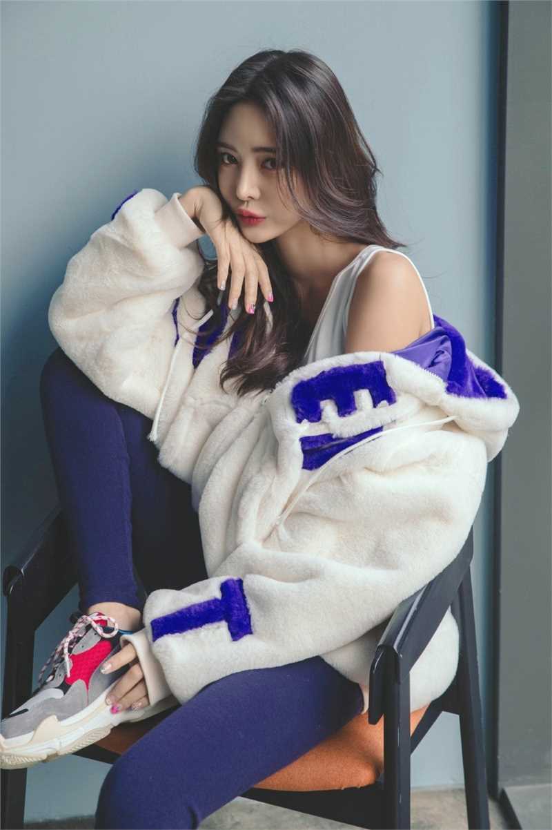 优质韩国网红美女模特高瘦身材曲线性感惹火长腿摄影相册