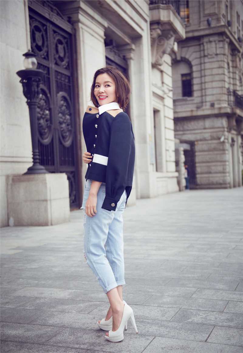 最新短发美女明星王紫伊时尚街拍照壁纸