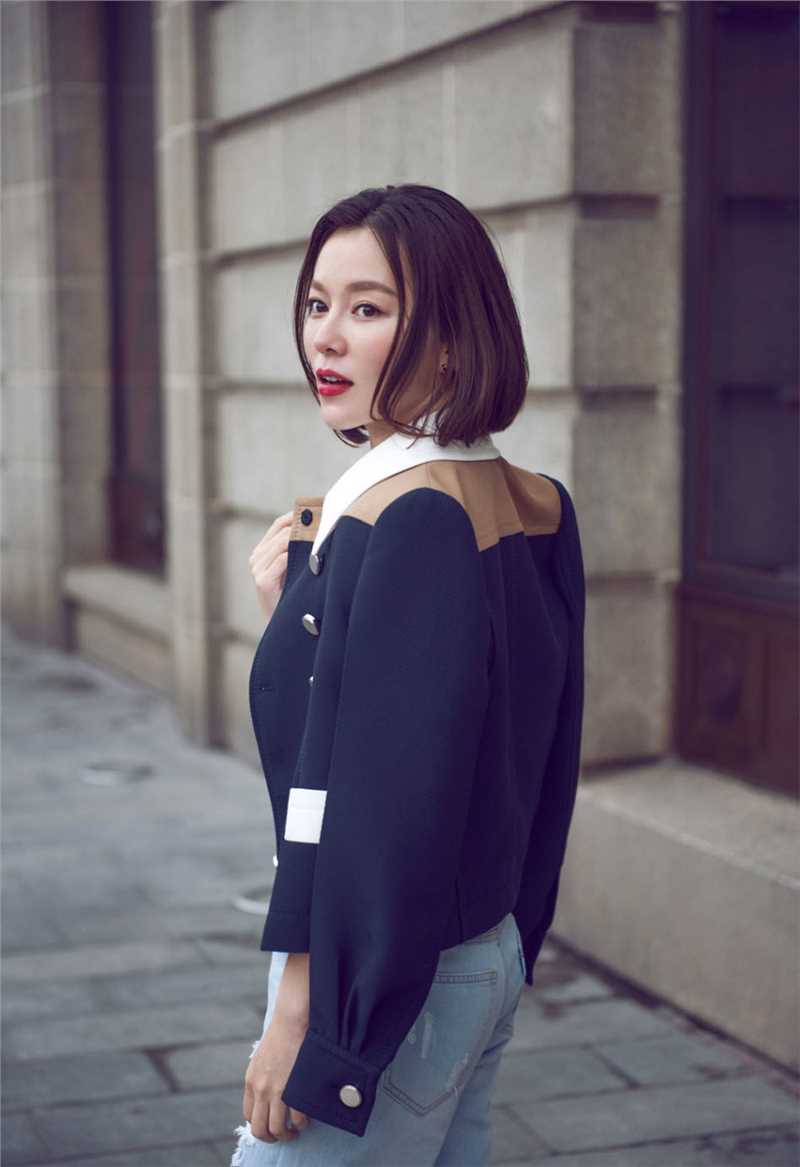 最新短发美女明星王紫伊时尚街拍照壁纸