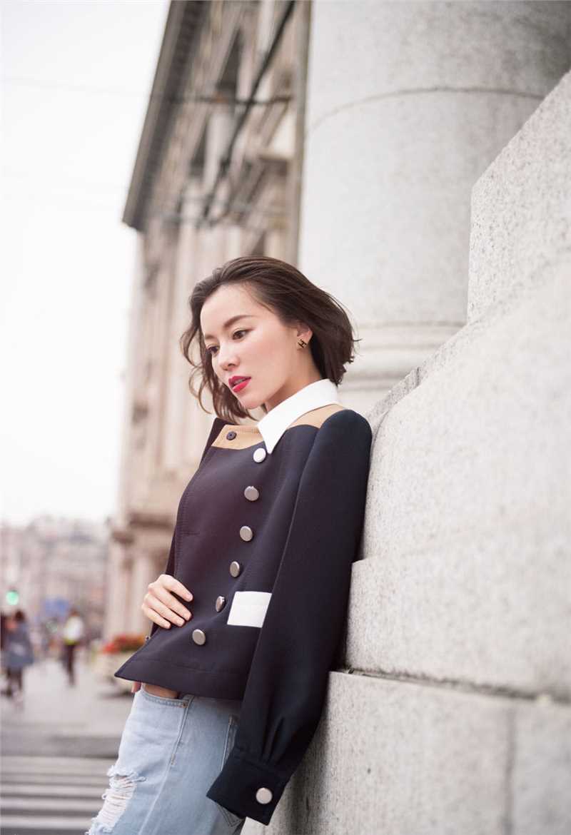 最新短发美女明星王紫伊时尚街拍照壁纸