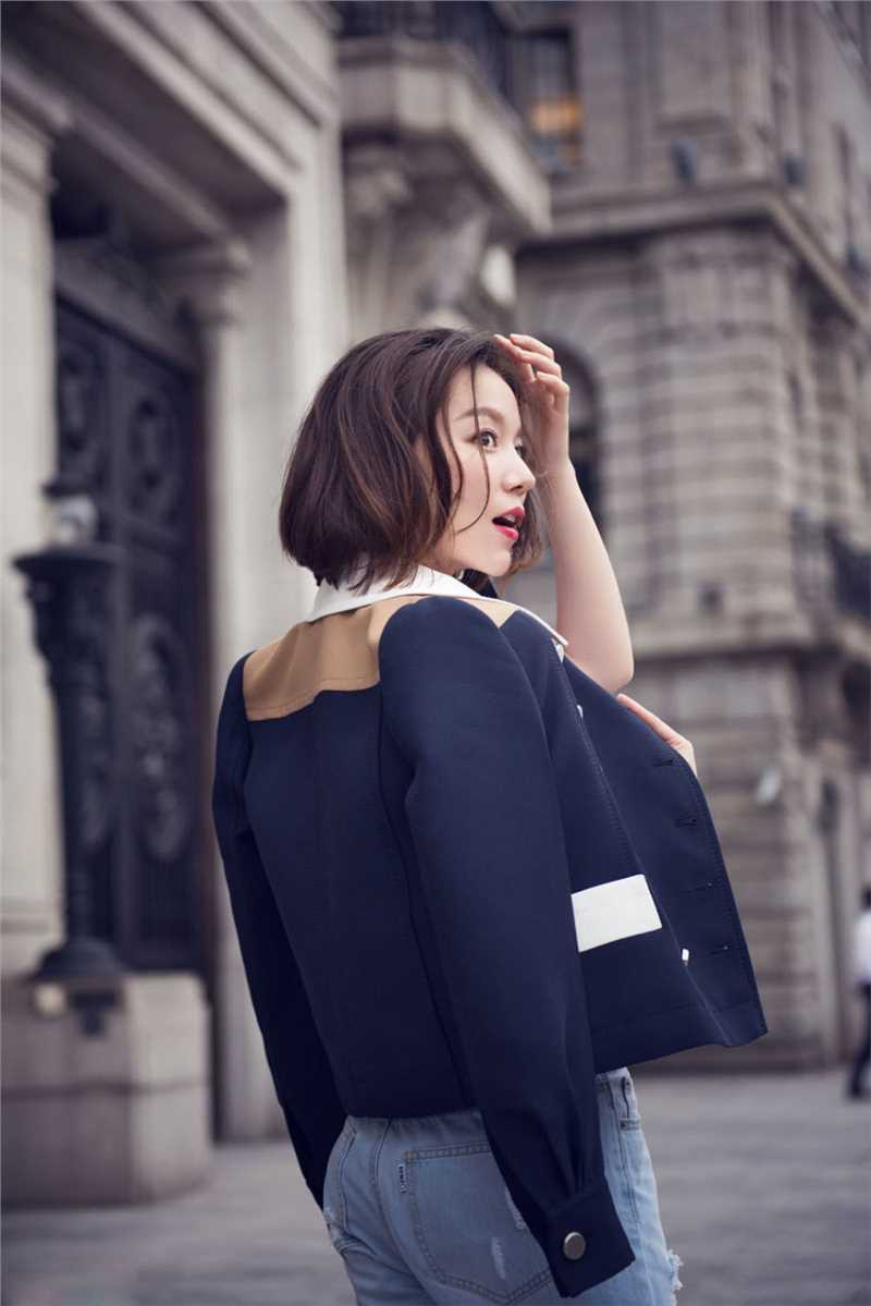 最新短发美女明星王紫伊时尚街拍照壁纸