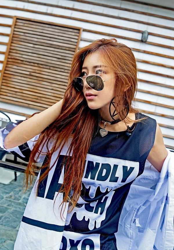 高清摇滚女歌手程诗迦潮流时尚街拍大片图集