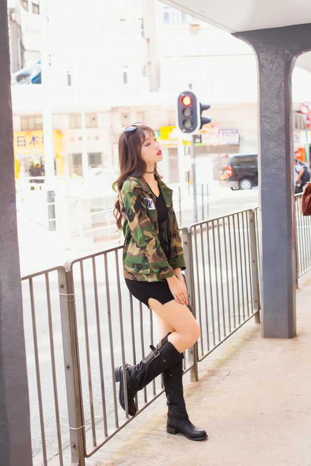 最新迷彩服少女时尚街拍大片壁纸