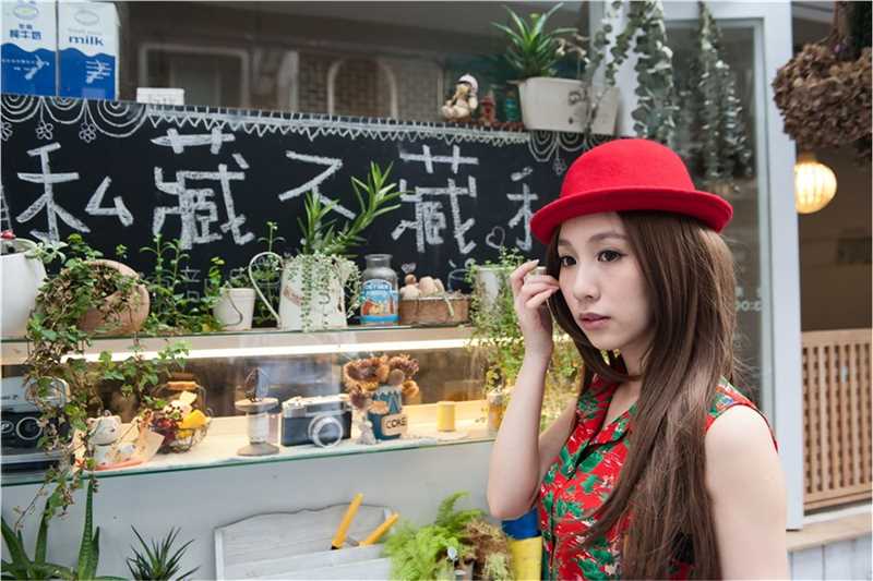 台湾短裙美女Kimi时尚街拍照