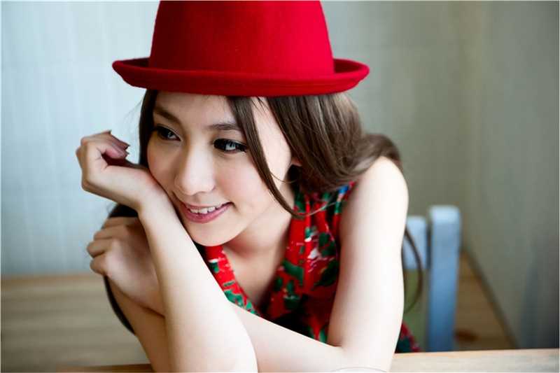 台湾短裙美女Kimi时尚街拍照