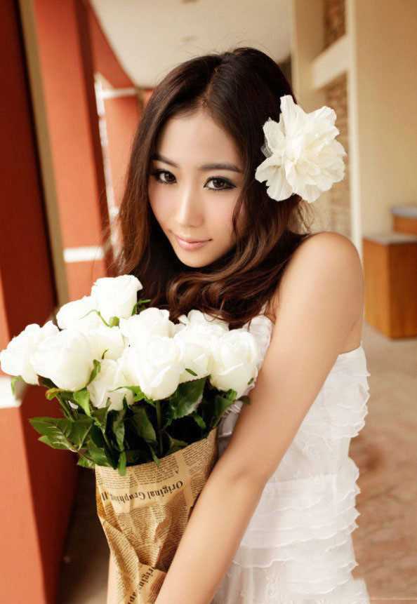 优质时尚御姐迷人街拍大秀骨感身材图片